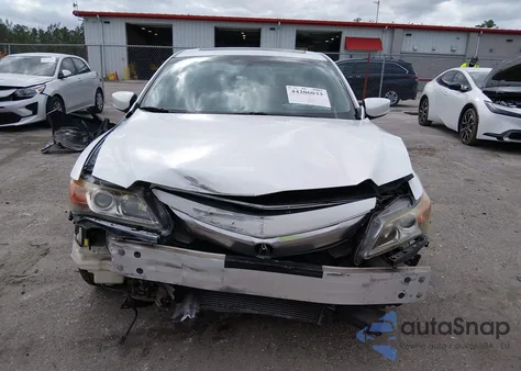 2013 Acura Ilx 2.0L из США, поврежденный, VIN 19VDE1F55DE012033